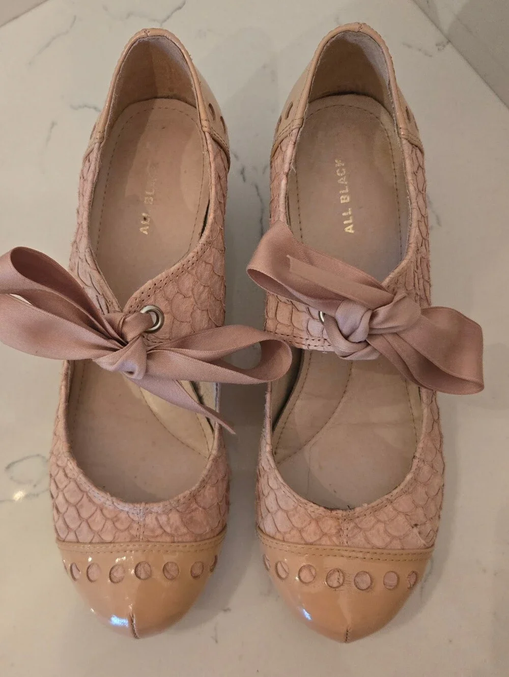 All Black Brand Beige Leather Fish Scale Mary Janes With Bows Size 39